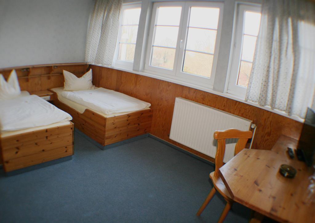 Landgasthof Zur Krummen Linde Hotel Stolpe  Ruang foto